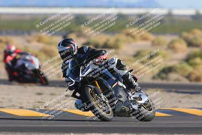 media/Nov-06-2023-Moto Forza (Mon) [[ce023d0744]]/3-Intermediate Group/Session 5 (Turn 4)/